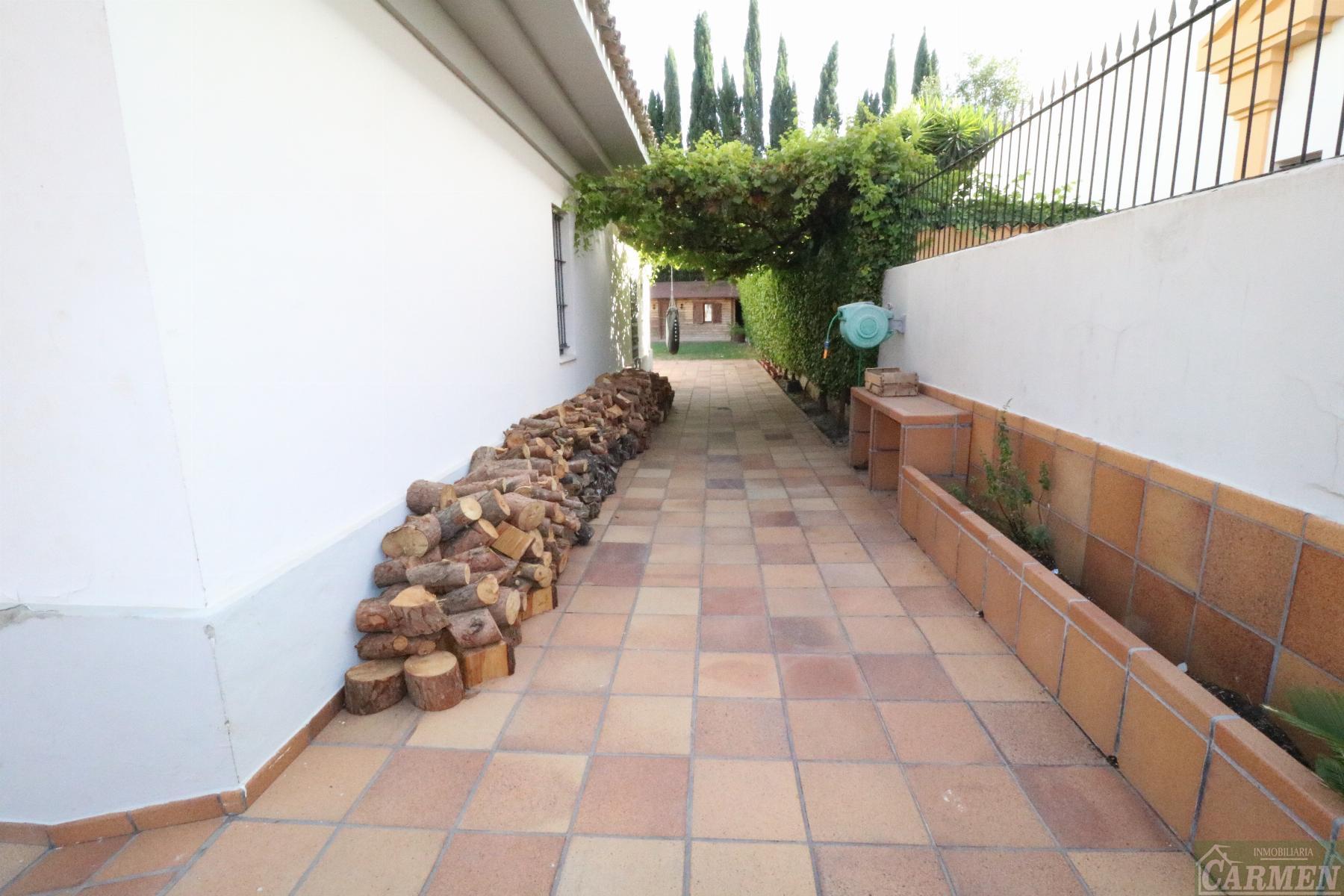 For sale of chalet in Jerez de la Frontera