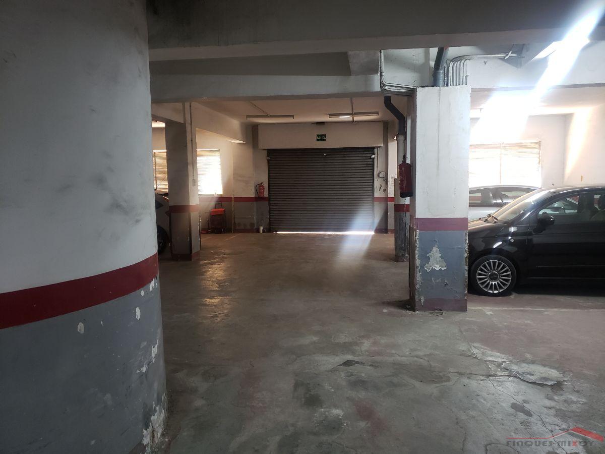 For rent of garage in Barcelona