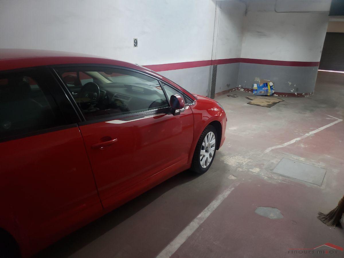 For rent of garage in Barcelona