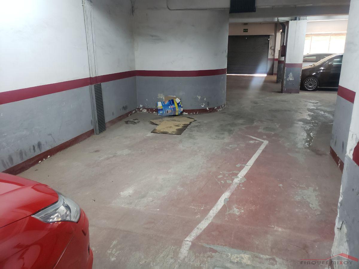 For rent of garage in Barcelona