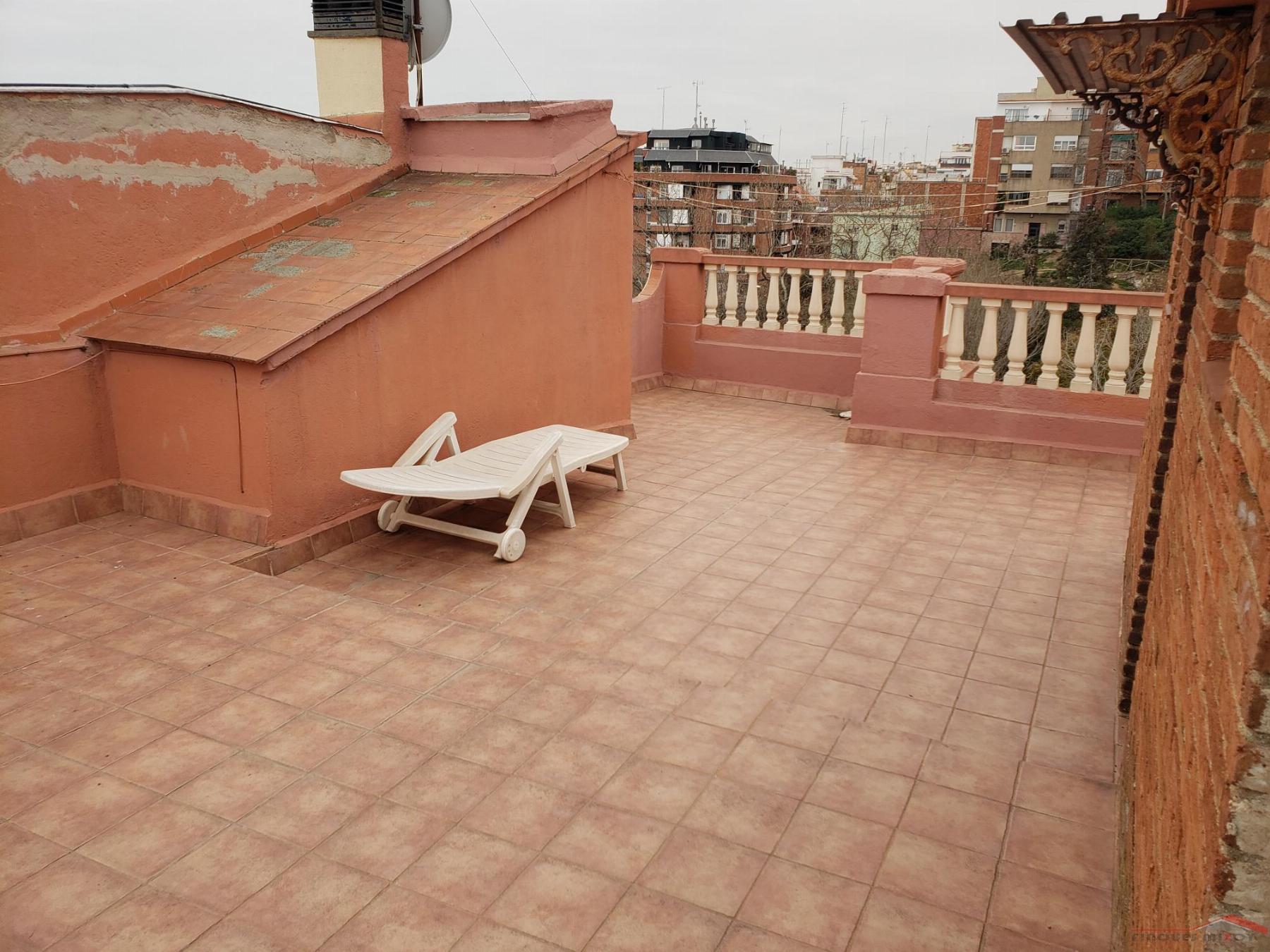 For sale of house in Barcelona