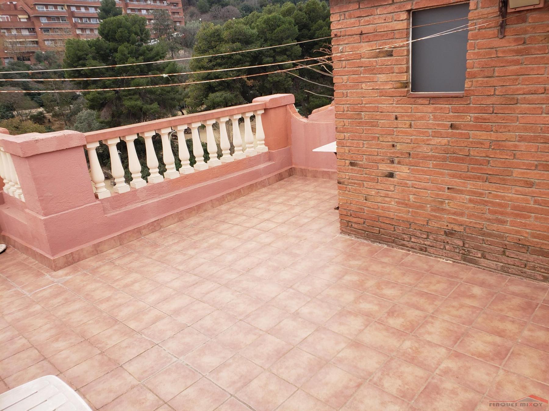 For sale of house in Barcelona