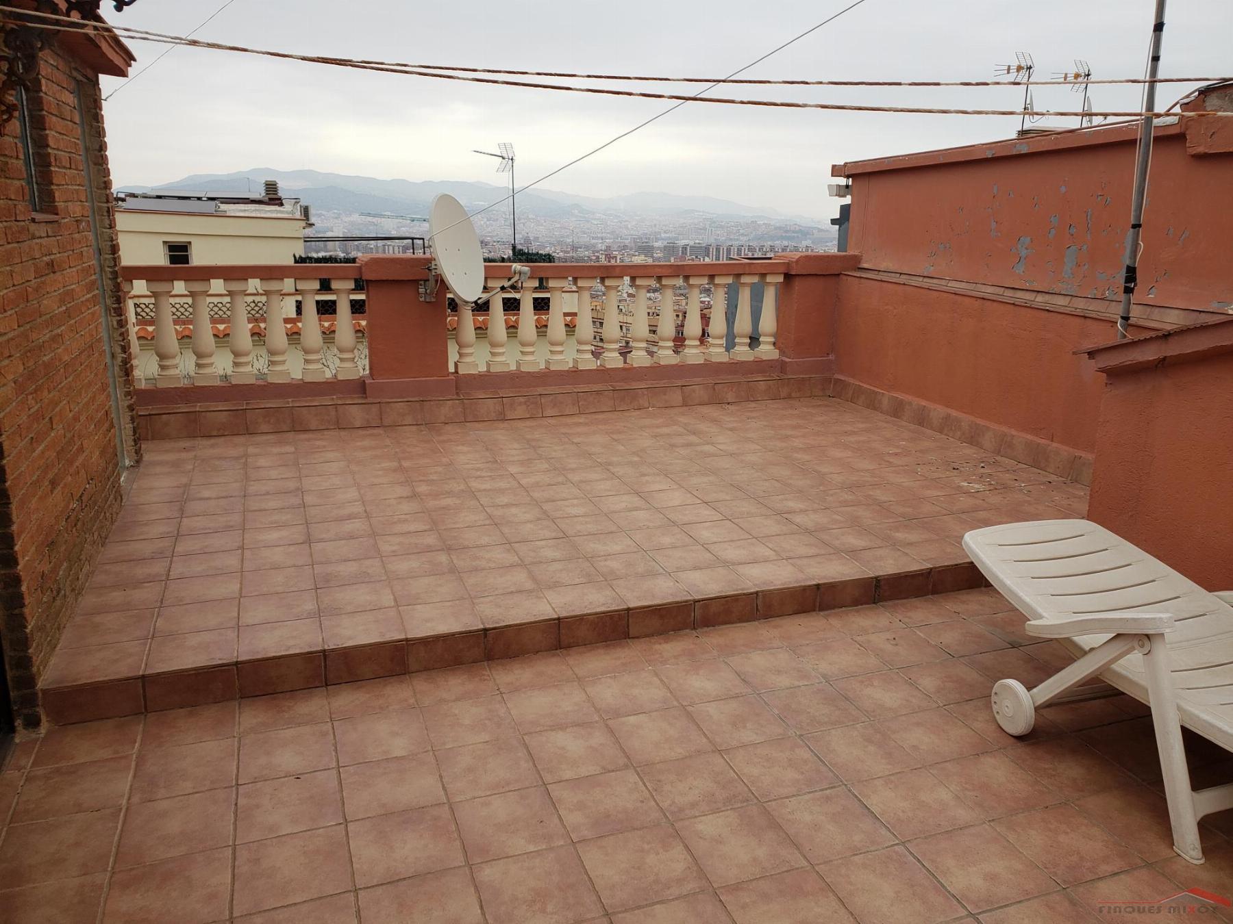 For sale of house in Barcelona