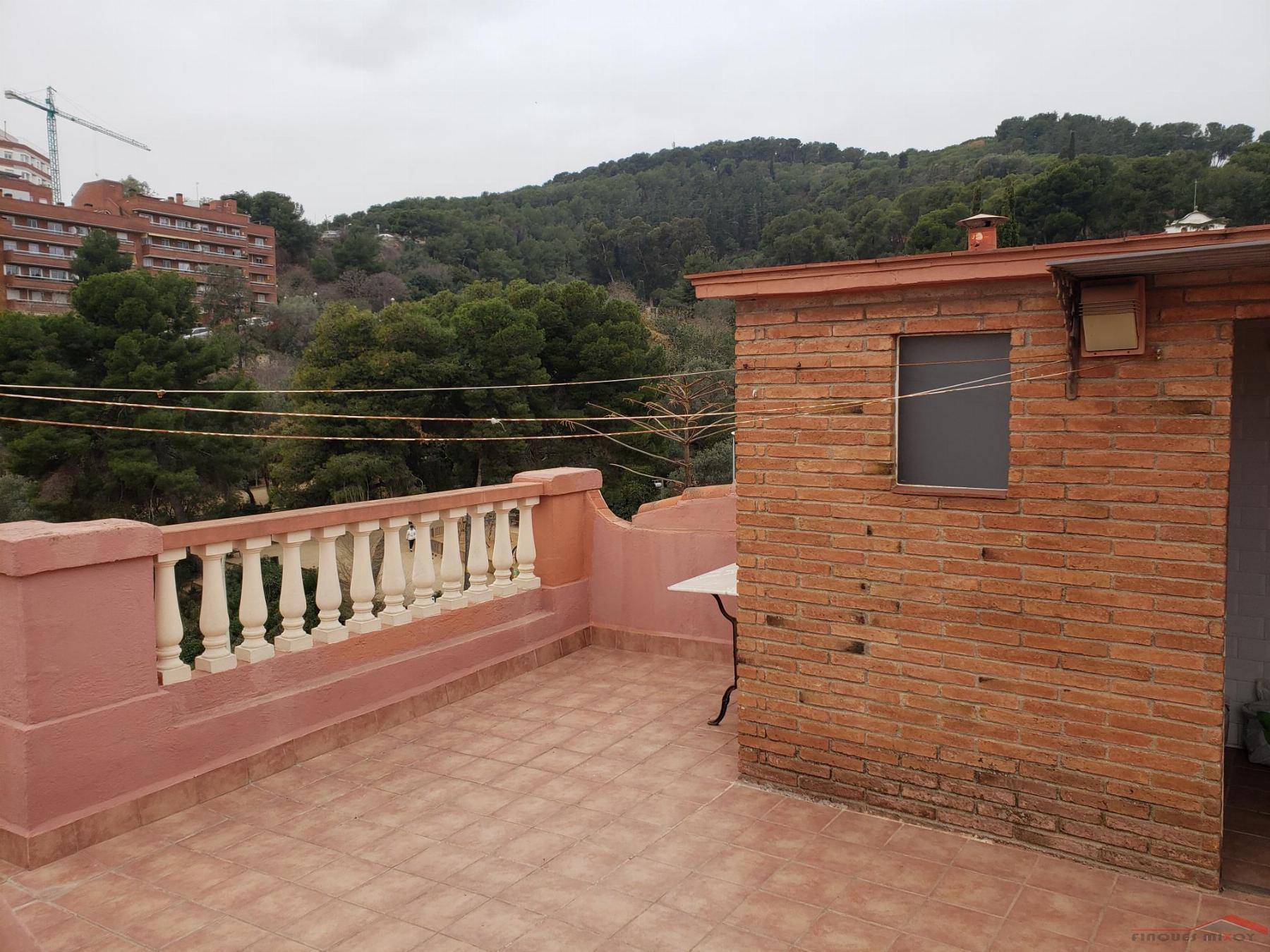 For sale of house in Barcelona