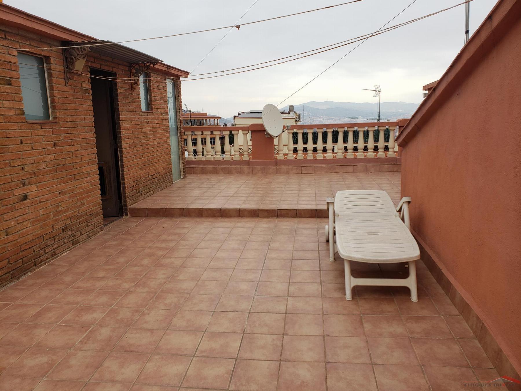 For sale of house in Barcelona