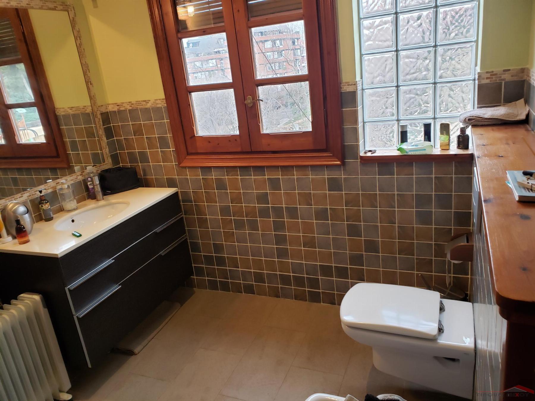 For sale of house in Barcelona