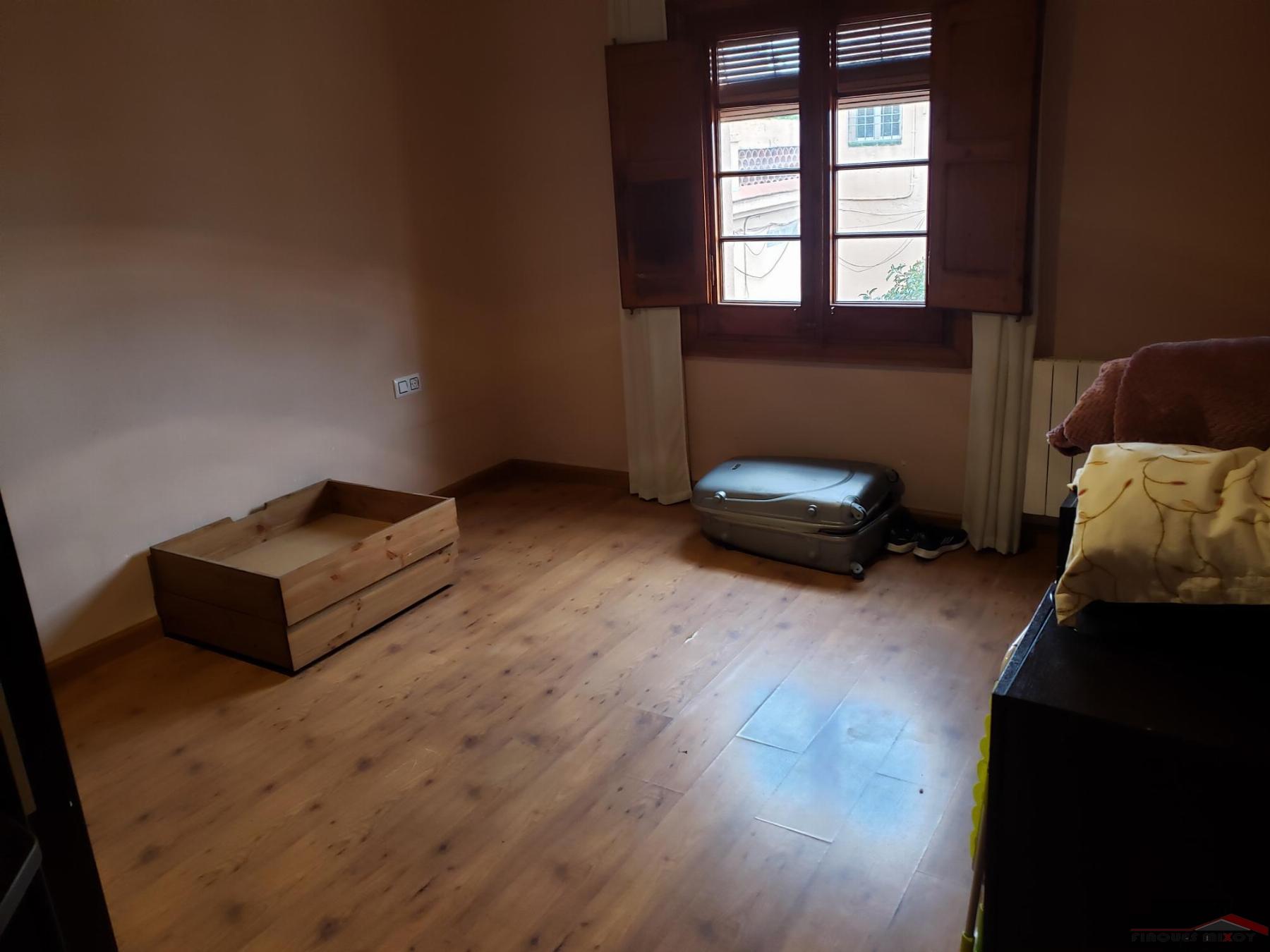 For sale of house in Barcelona