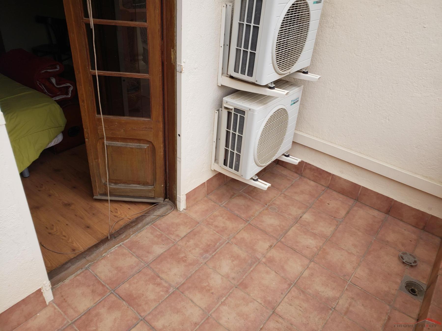 For sale of house in Barcelona