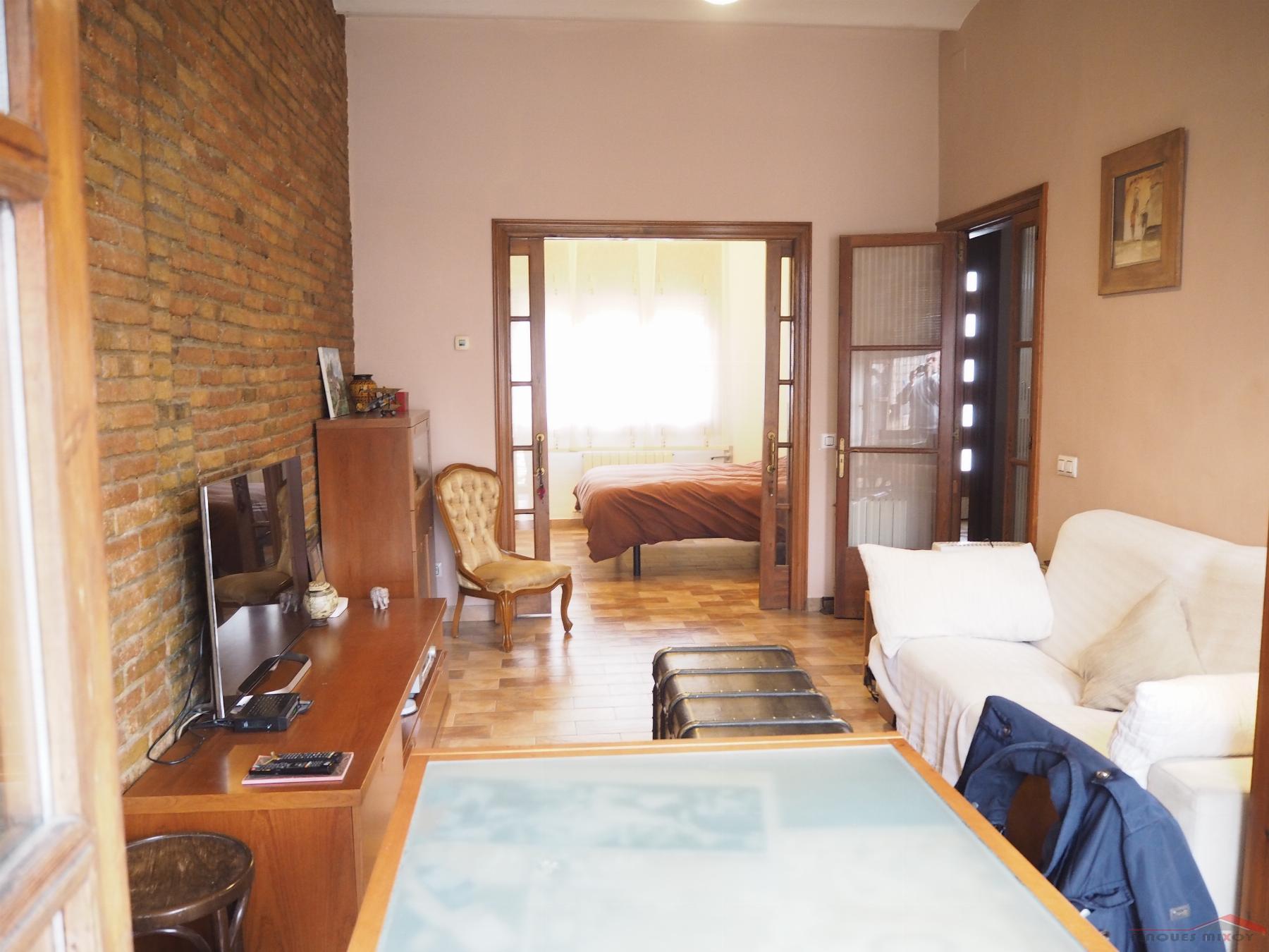 For sale of house in Barcelona
