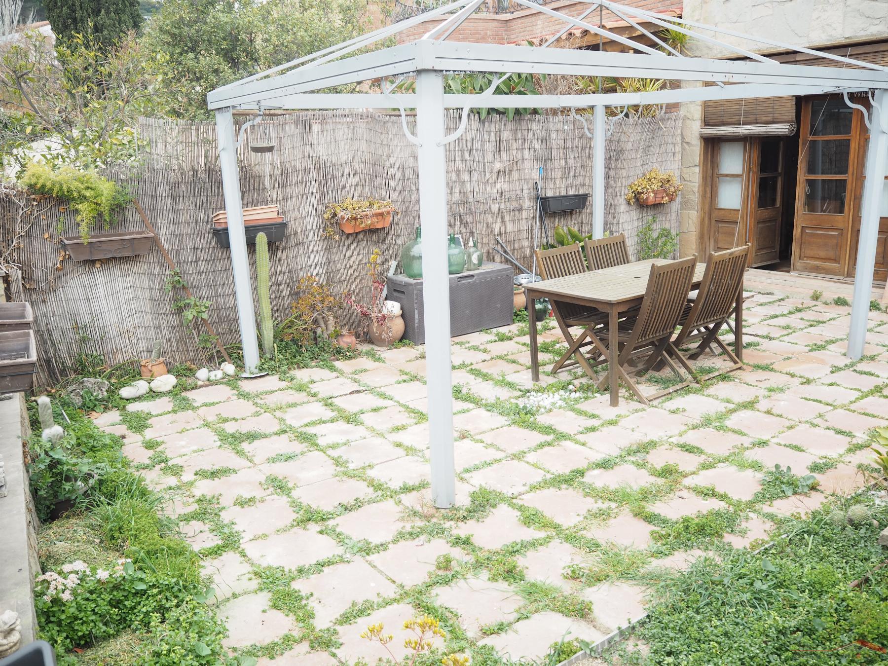 For sale of house in Barcelona