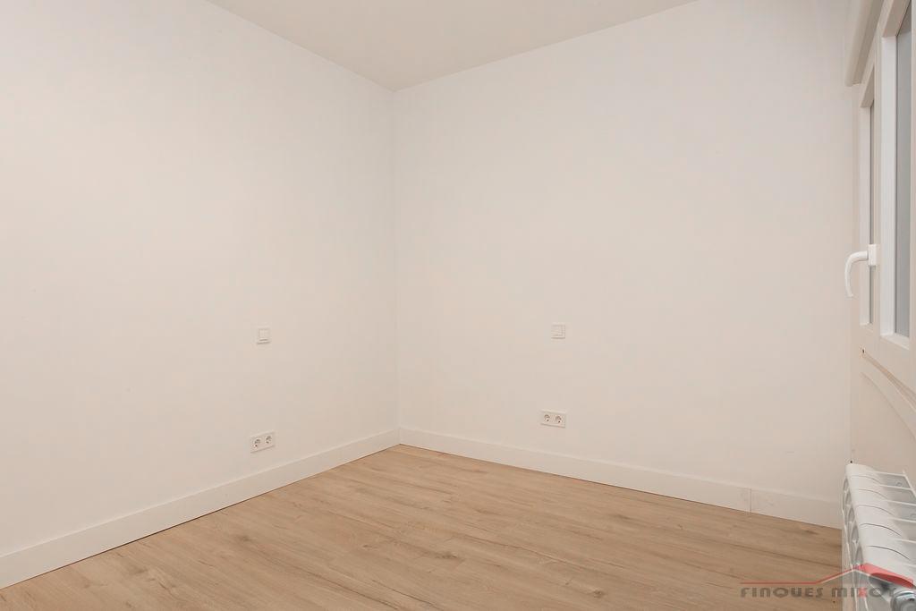 For sale of flat in Barcelona