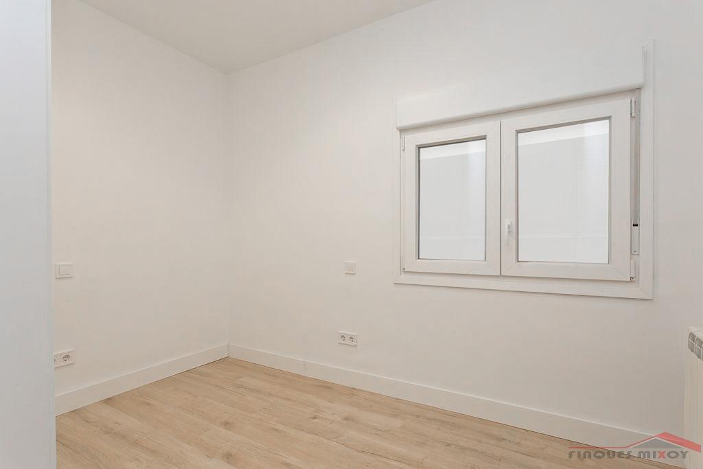 For sale of flat in Barcelona