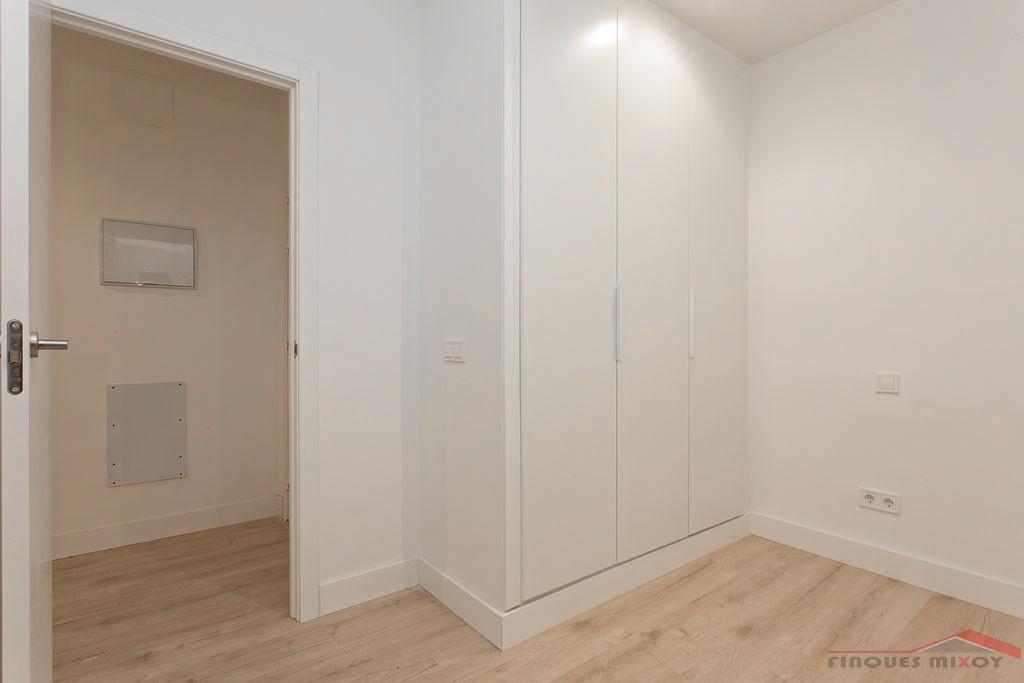For sale of flat in Barcelona