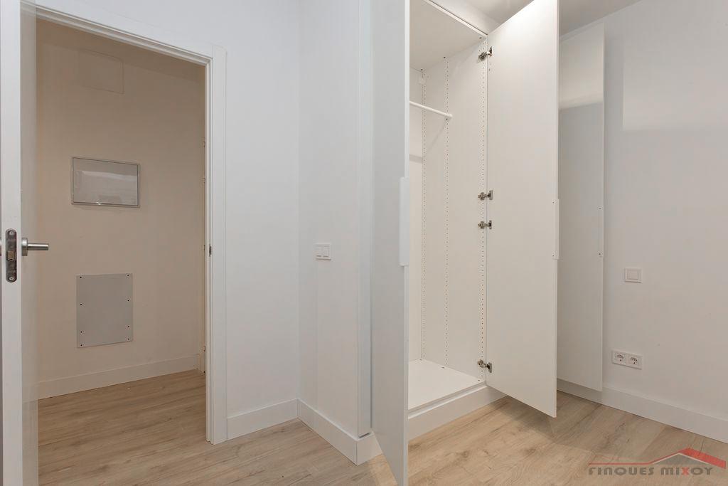 For sale of flat in Barcelona