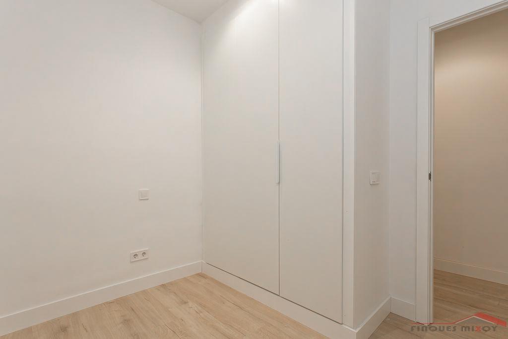 For sale of flat in Barcelona