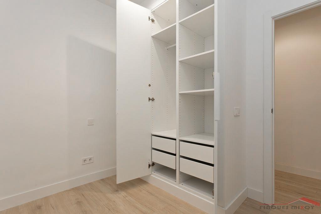 For sale of flat in Barcelona