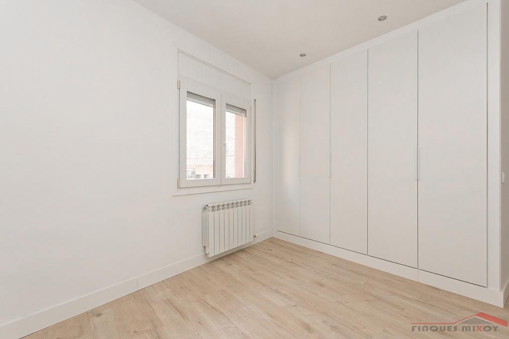 For sale of flat in Barcelona