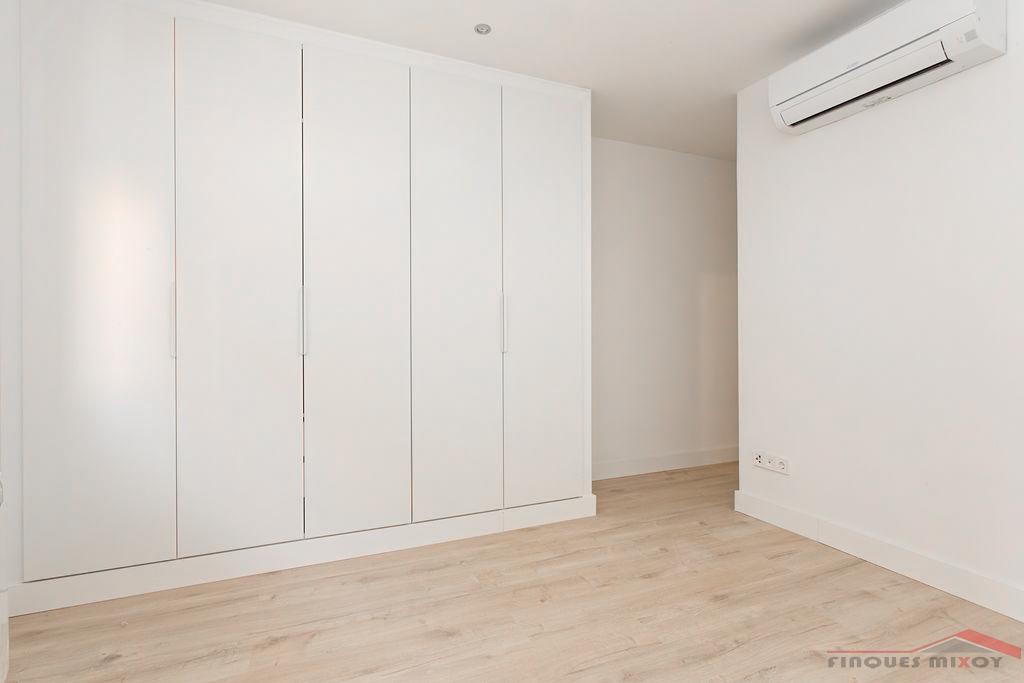 For sale of flat in Barcelona
