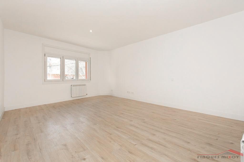 For sale of flat in Barcelona
