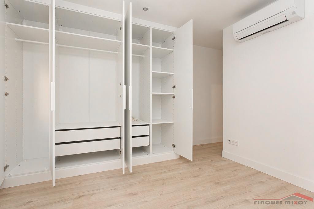 For sale of flat in Barcelona