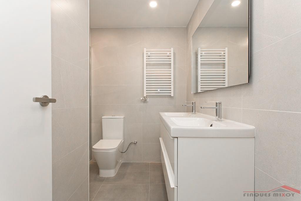 For sale of flat in Barcelona