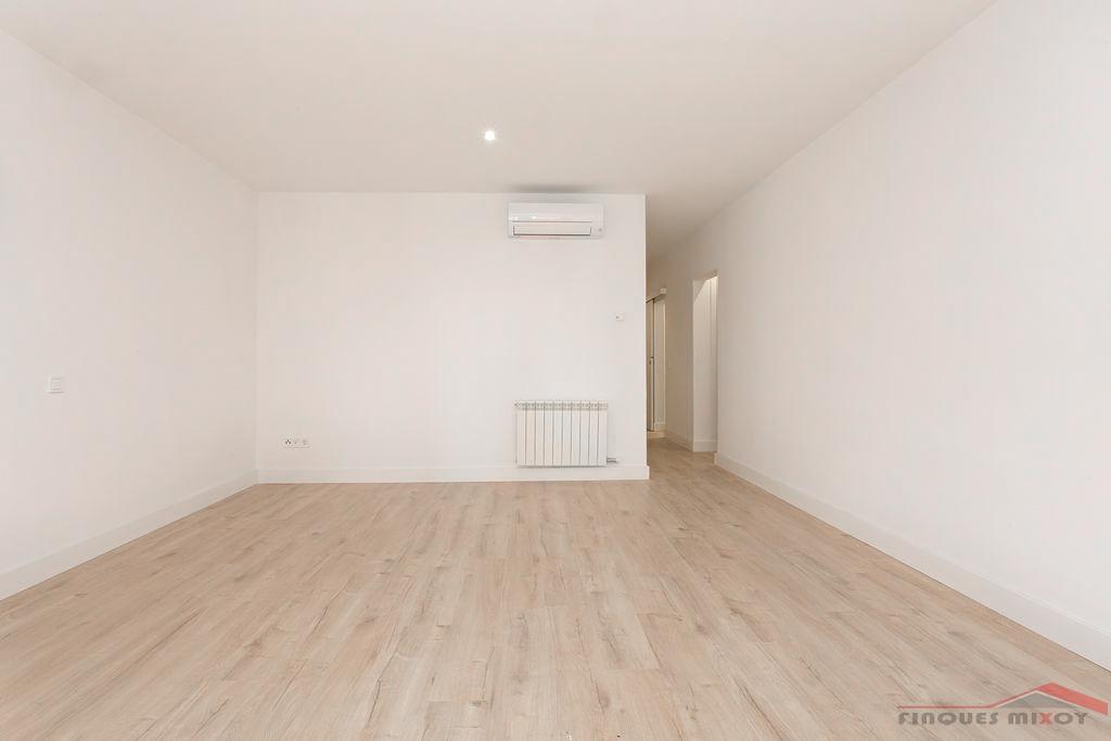 For sale of flat in Barcelona