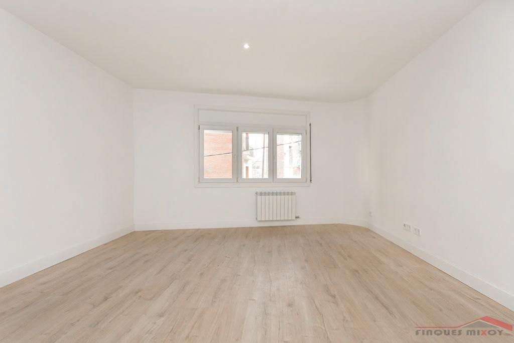 For sale of flat in Barcelona