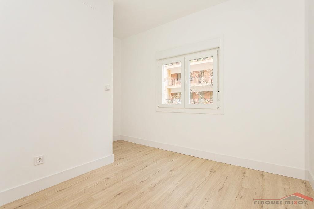 For sale of flat in Barcelona