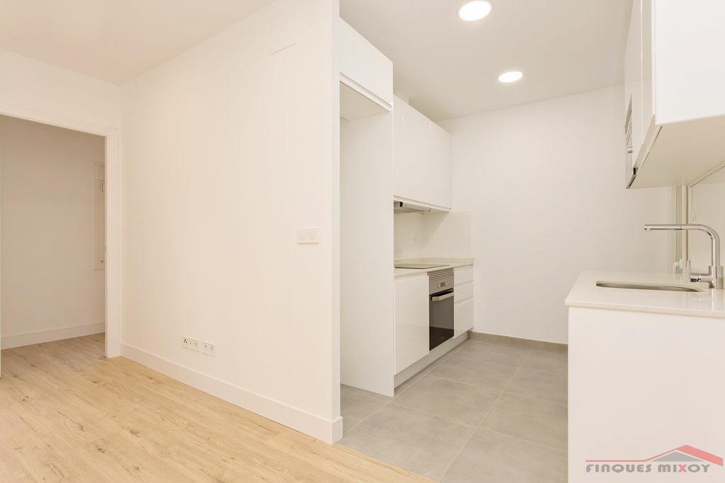 For sale of flat in Barcelona
