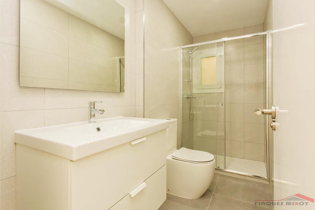 For sale of flat in Barcelona