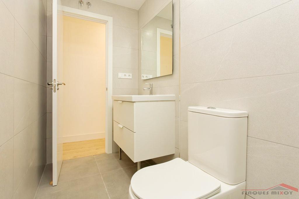For sale of flat in Barcelona