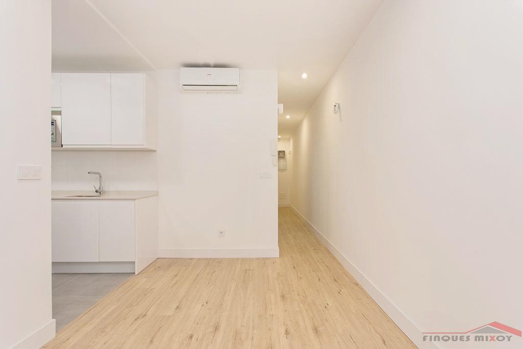 For sale of flat in Barcelona