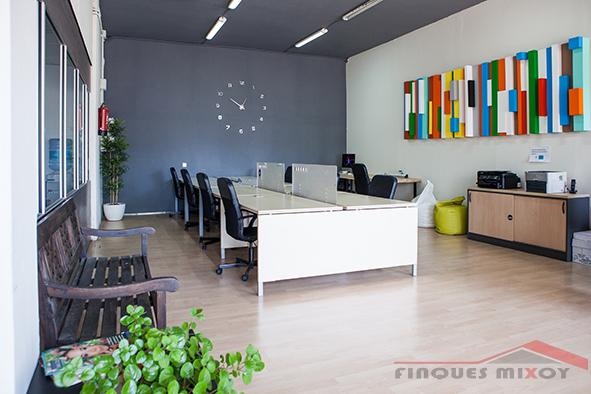 For rent of office in Barcelona