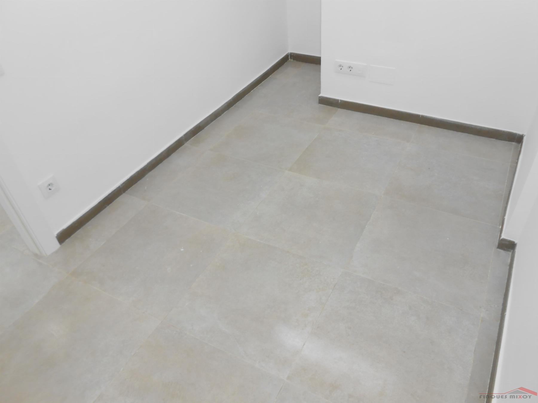 For sale of commercial in Barcelona