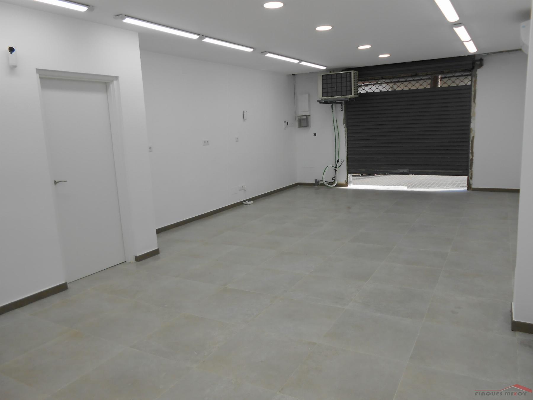 For sale of commercial in Barcelona