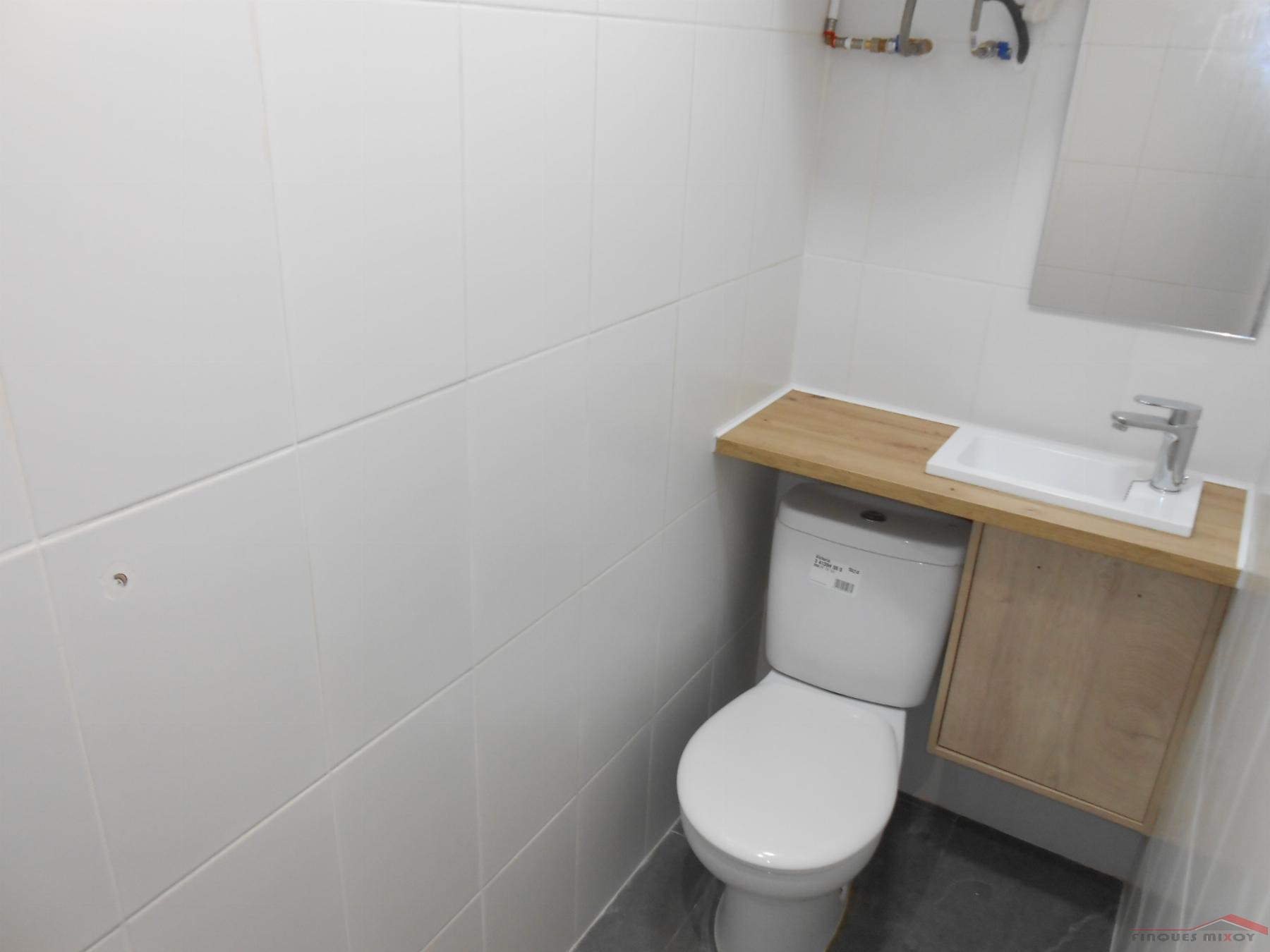 For sale of commercial in Barcelona