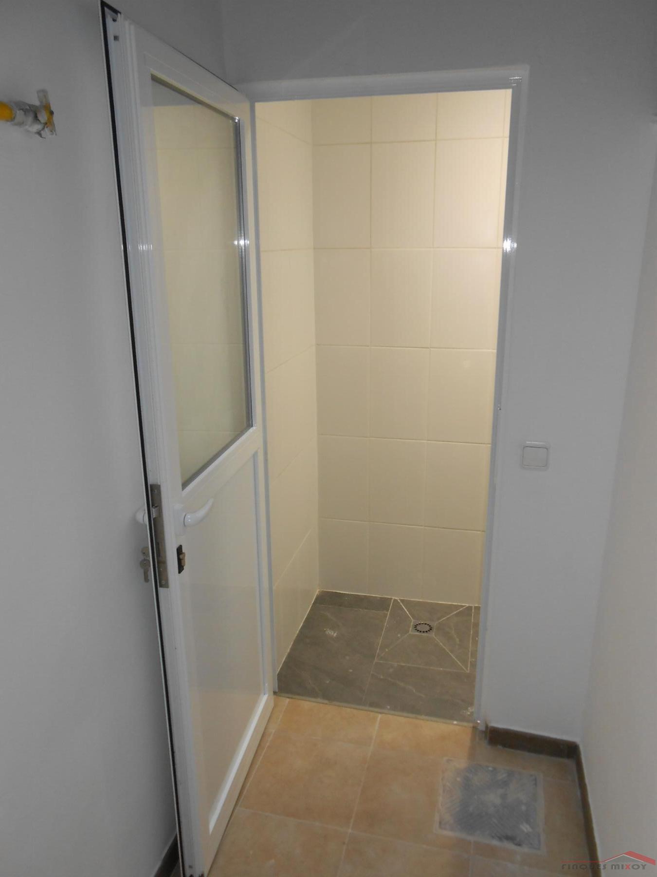 For sale of commercial in Barcelona