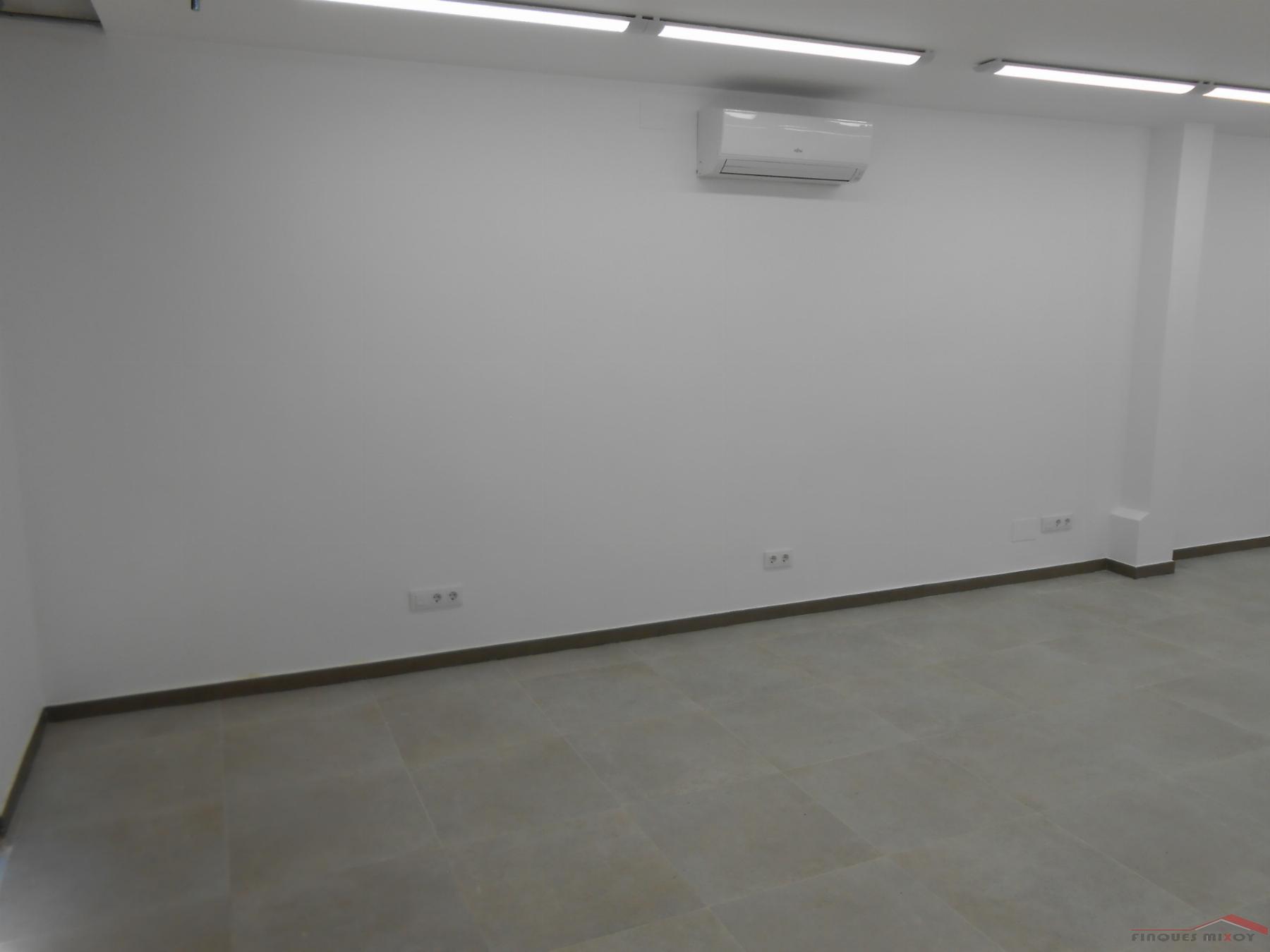 For rent of commercial in Barcelona