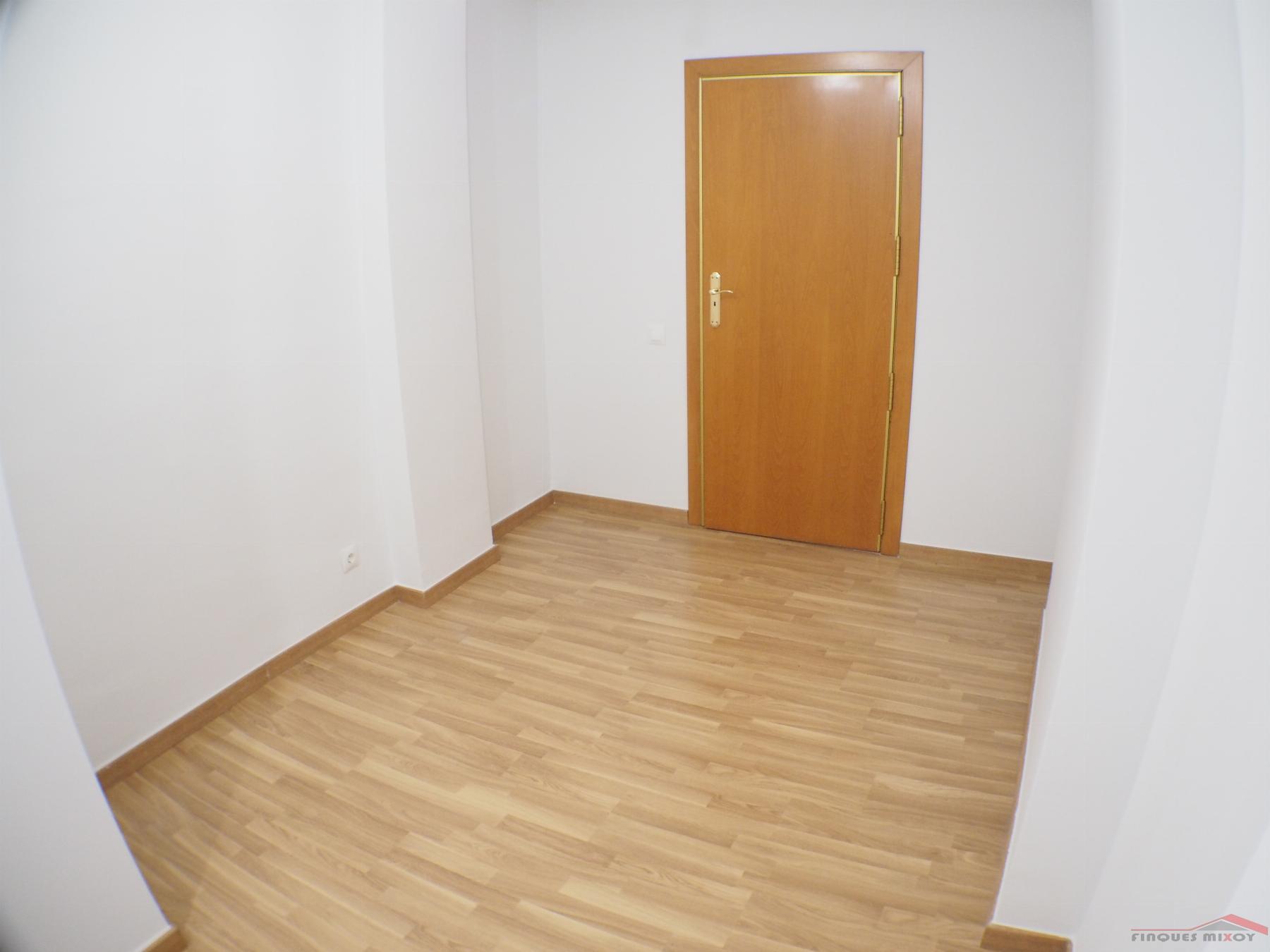 For sale of flat in Barcelona