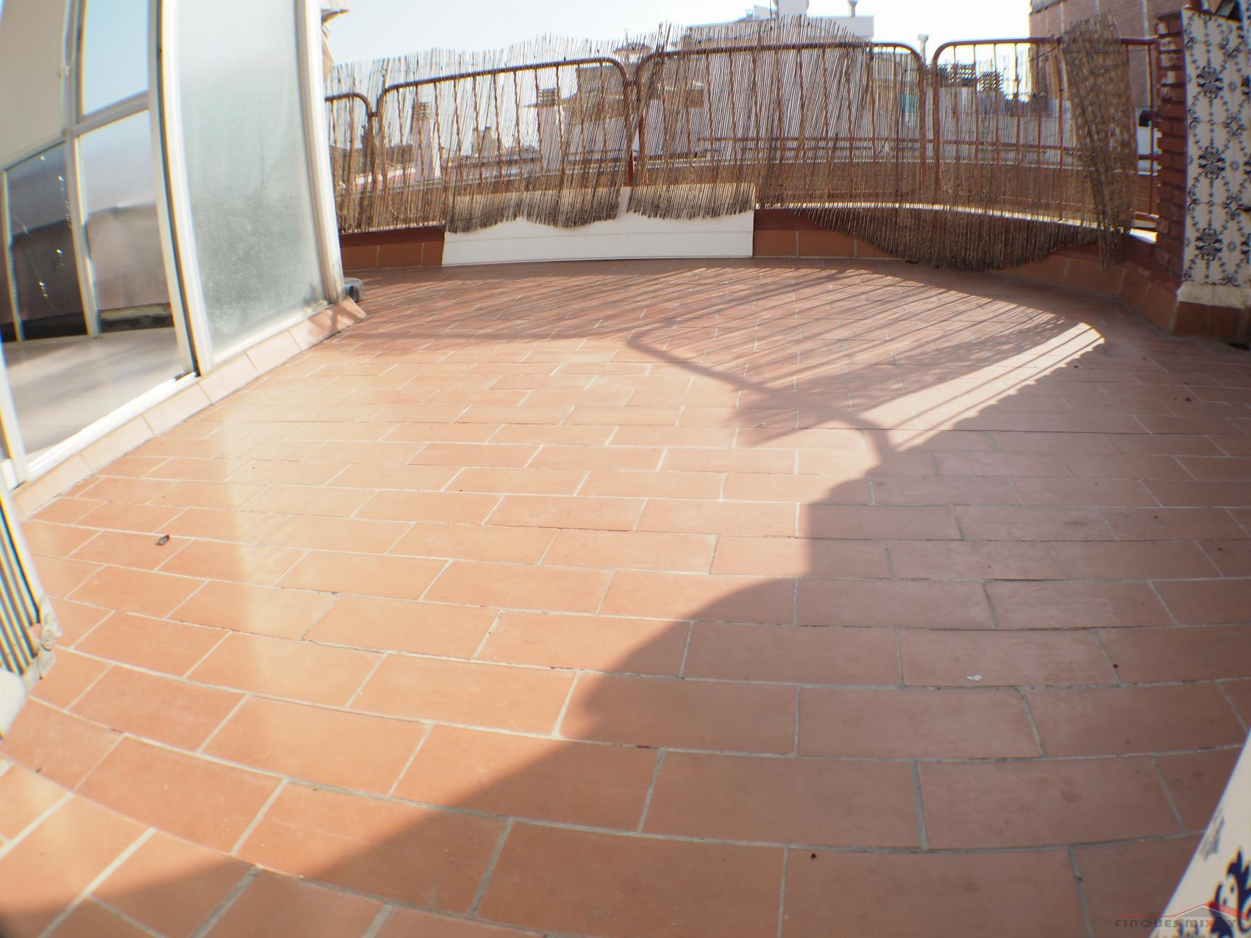 For sale of penthouse in Barcelona