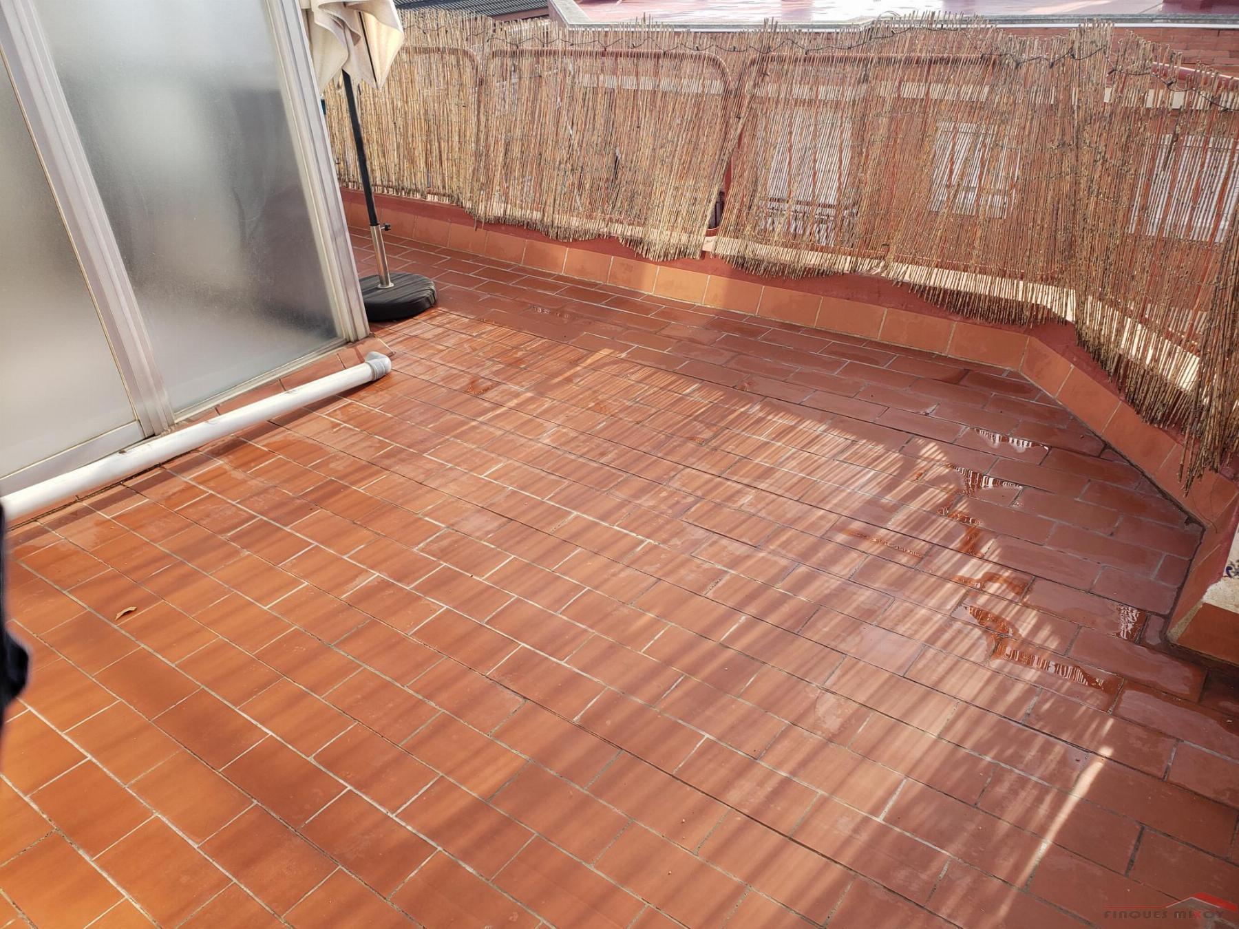 For sale of penthouse in Barcelona