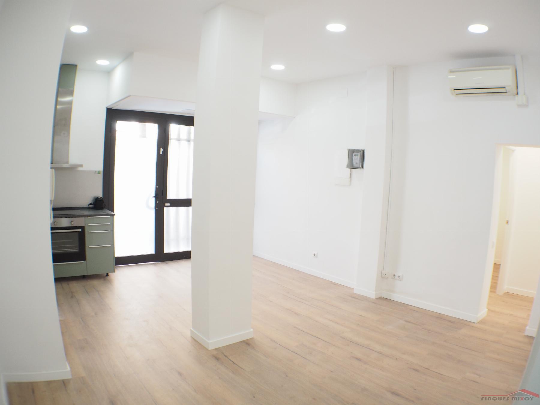 For sale of ground floor in Barcelona