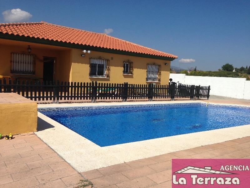 For sale of chalet in Estepona