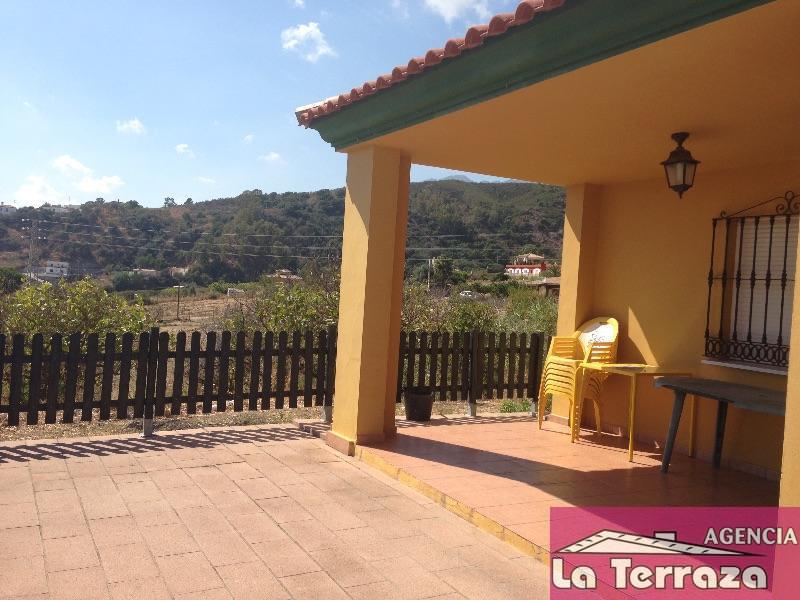 For sale of chalet in Estepona