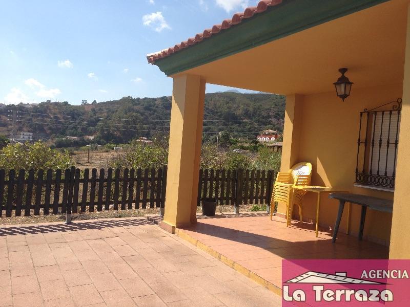 For sale of chalet in Estepona