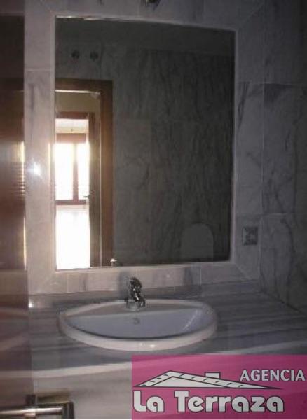 Zu verkaufen von chalet in
 Estepona