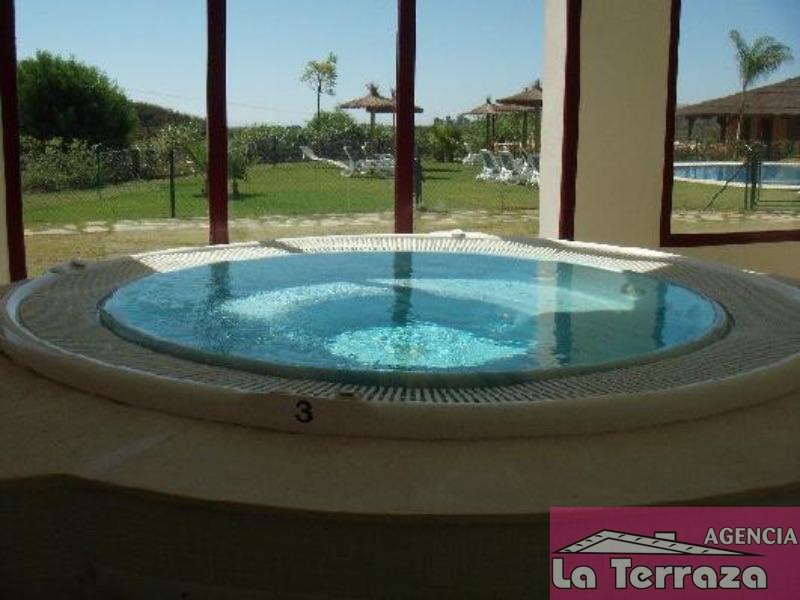Zu verkaufen von chalet in
 Estepona