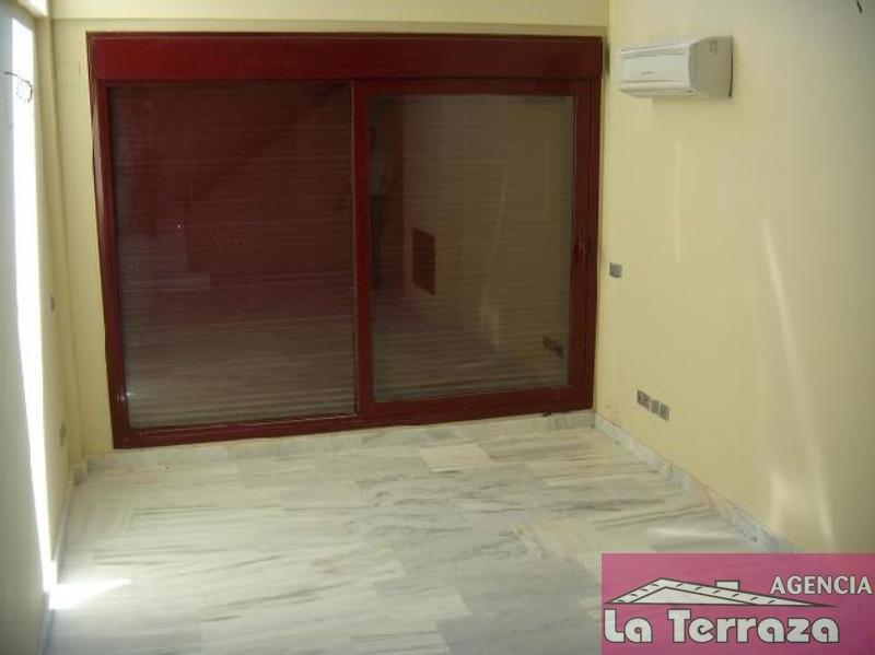 Zu verkaufen von chalet in
 Estepona