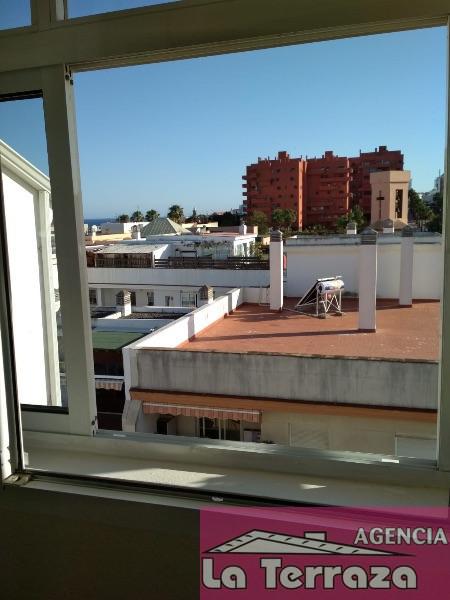 Myynti
 from
 huoneisto
 sisään

 Estepona