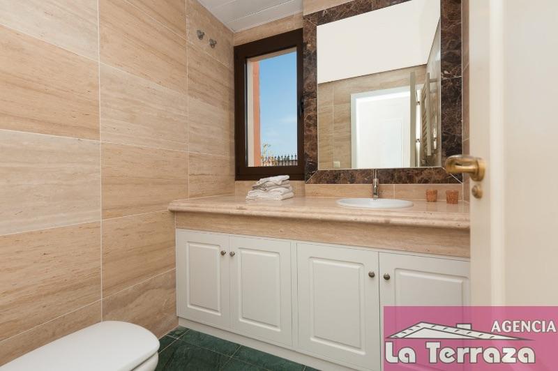 Zu verkaufen von haus in
 Estepona
